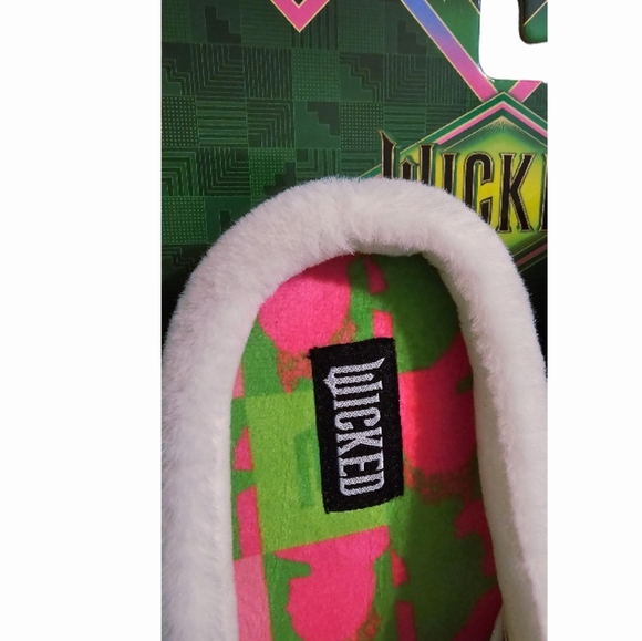 Wicked White Slippers with Green. Pink & Black Logo. Multiple sizes, NWTNWT - Picture 5 of 7